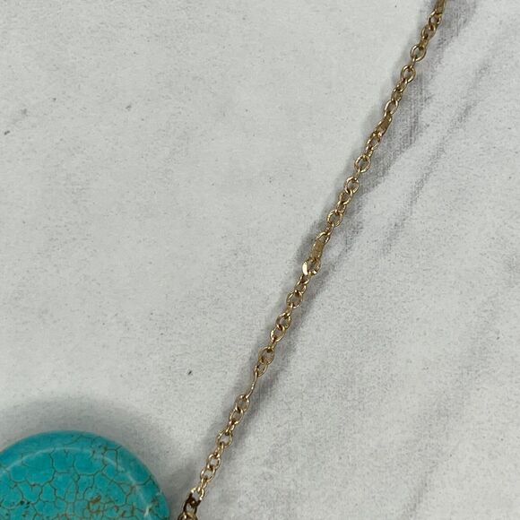 Gold Tone Faux Turquoise Spinning Pendant Necklace - Picture 11 of 11